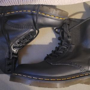 Dr Martens Women's boots EUC